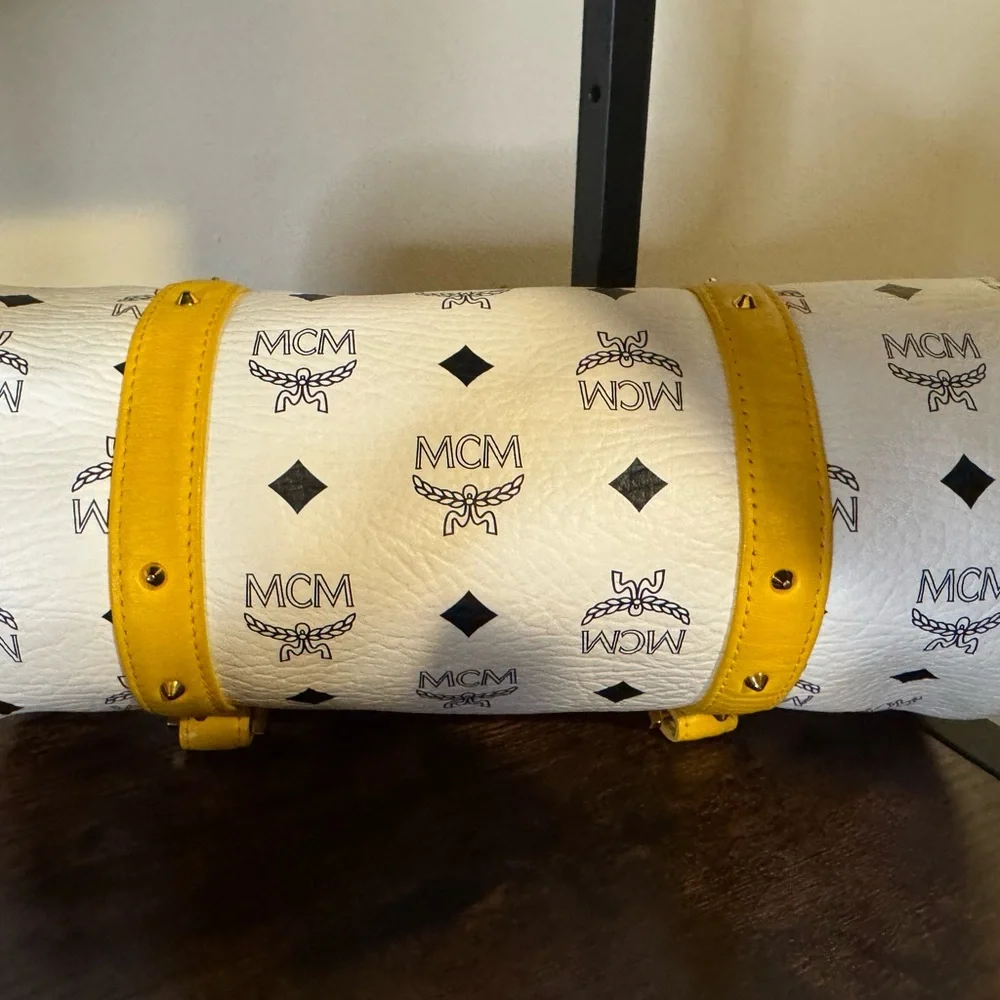 MCM White and Yellow Women's Bag - Picture 4 of 5